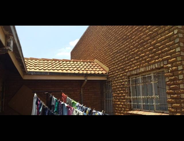 3 BEDROOM HOUSE SOLD IN SOSHANGUVE BB